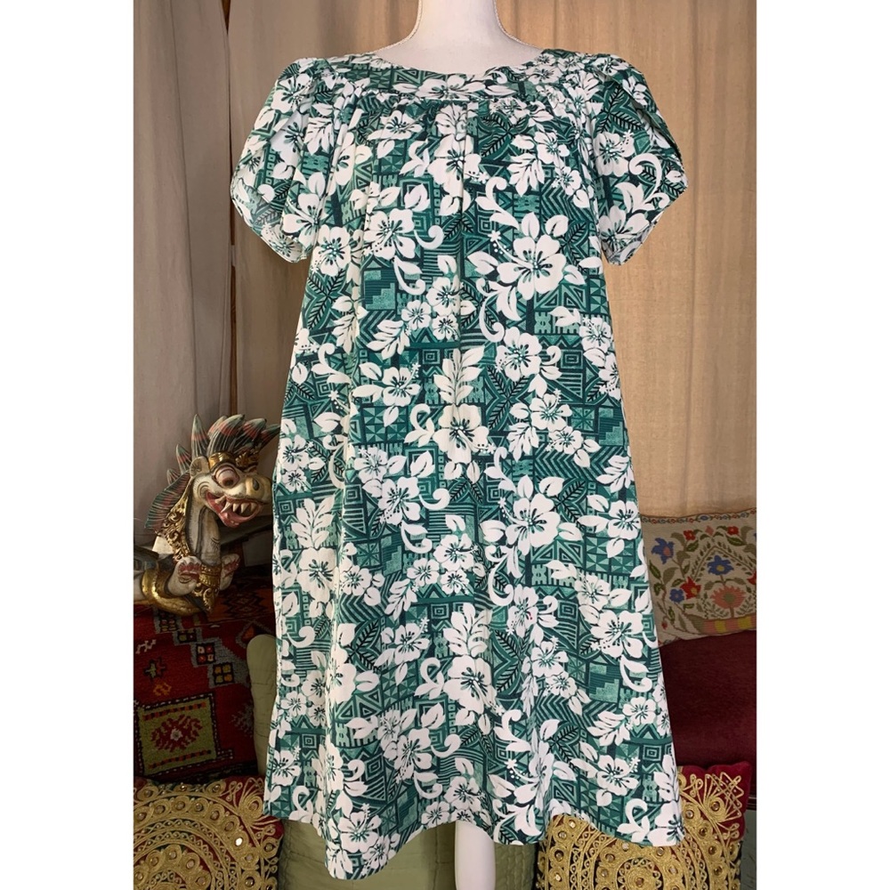 Hilo Hattie Muumuu